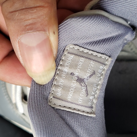 2 pairs of Jordan shoes 12retro & 11 low top 100% authentic women size 7 - Picture 5 of 6